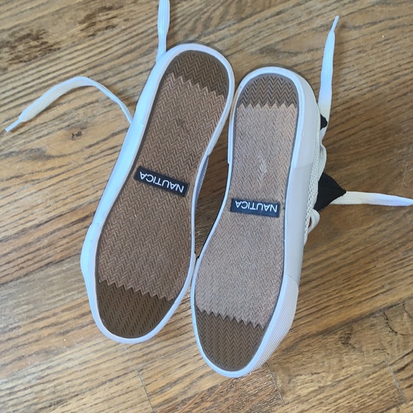 Nautica boys size 6 casual white & black leather sneaker. New, stylish 👟! - Picture 5 of 8